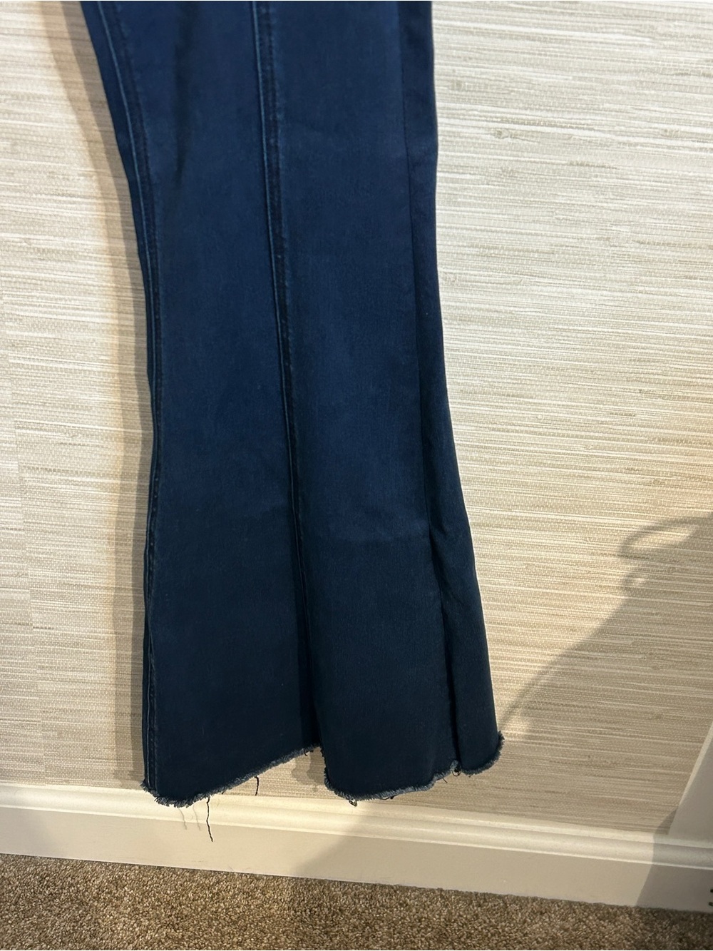 NWT Vervet Selena Super High-Rise Flare Jeans Dark Wash Raw Hem Sz 27 V2449 - Picture 4 of 10